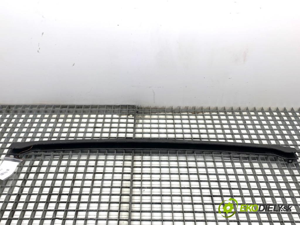 SEAT ATECA SUV 2023 110 kW 1.5 TSI 1495 výztuha nárazníka přední část dolná 575807651