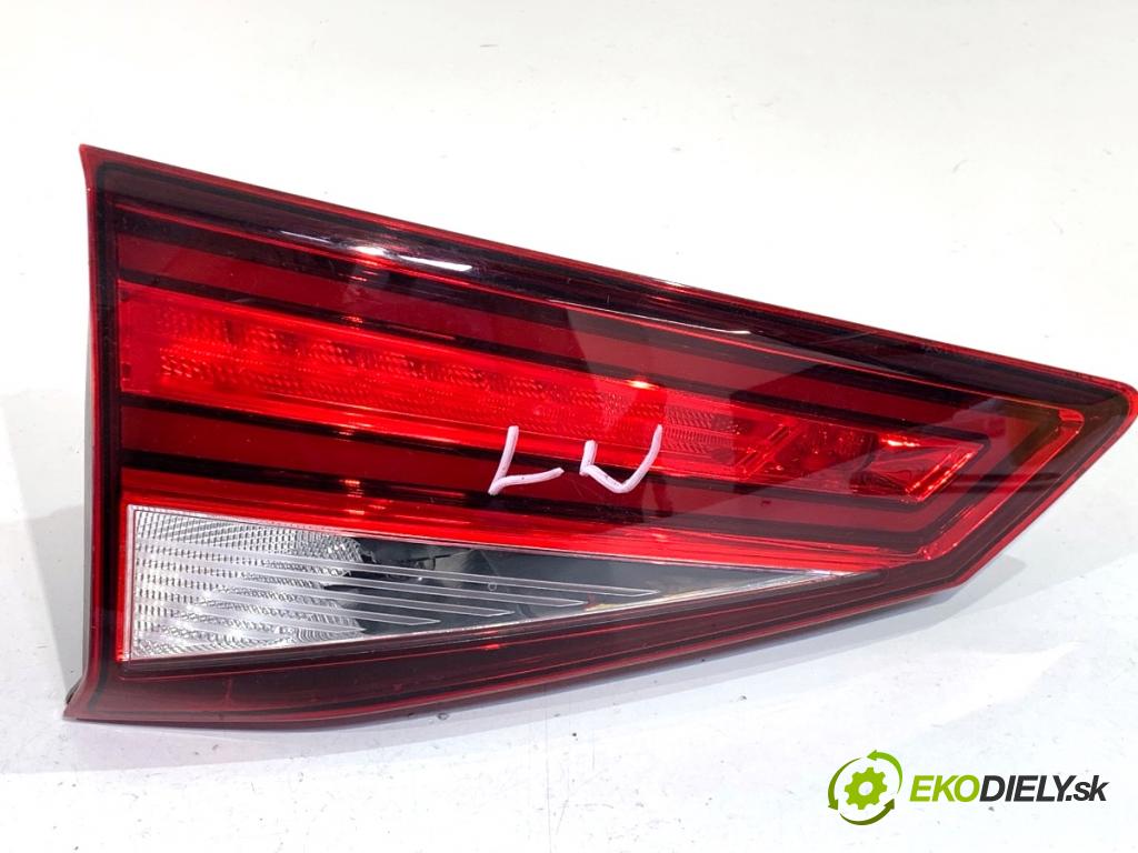 SEAT ATECA SUV 2023 110 kW 1.5 TSI 1495 světlo zadní část levá strana vnitřní 575945307D (Klika dveří ostatní)