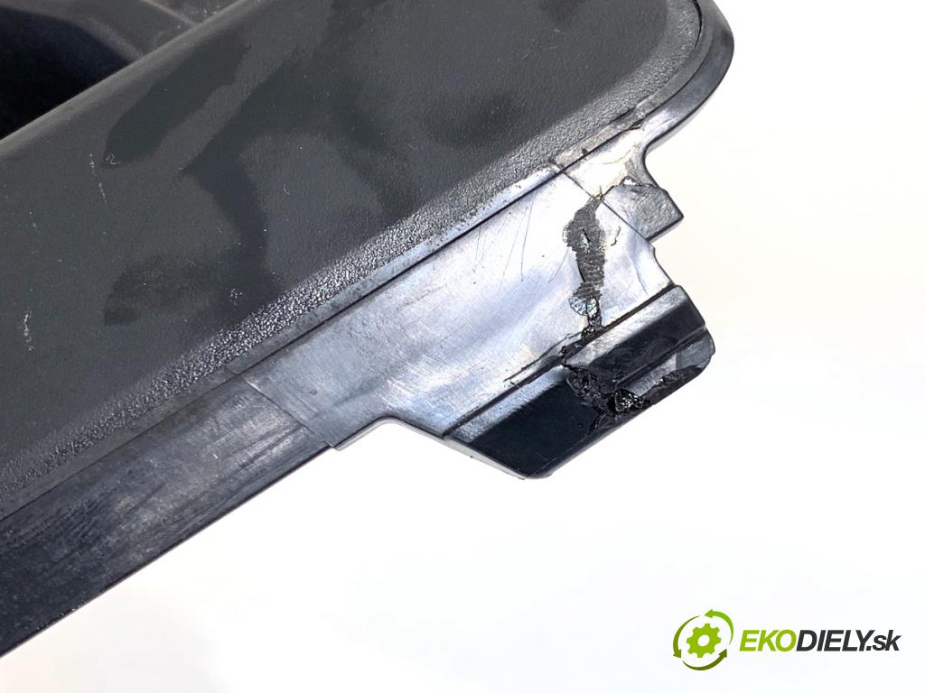 SEAT ATECA SUV 2023 110 kW 1.5 TSI 1495 Mriežky nárazníka pravy predný 575853666R