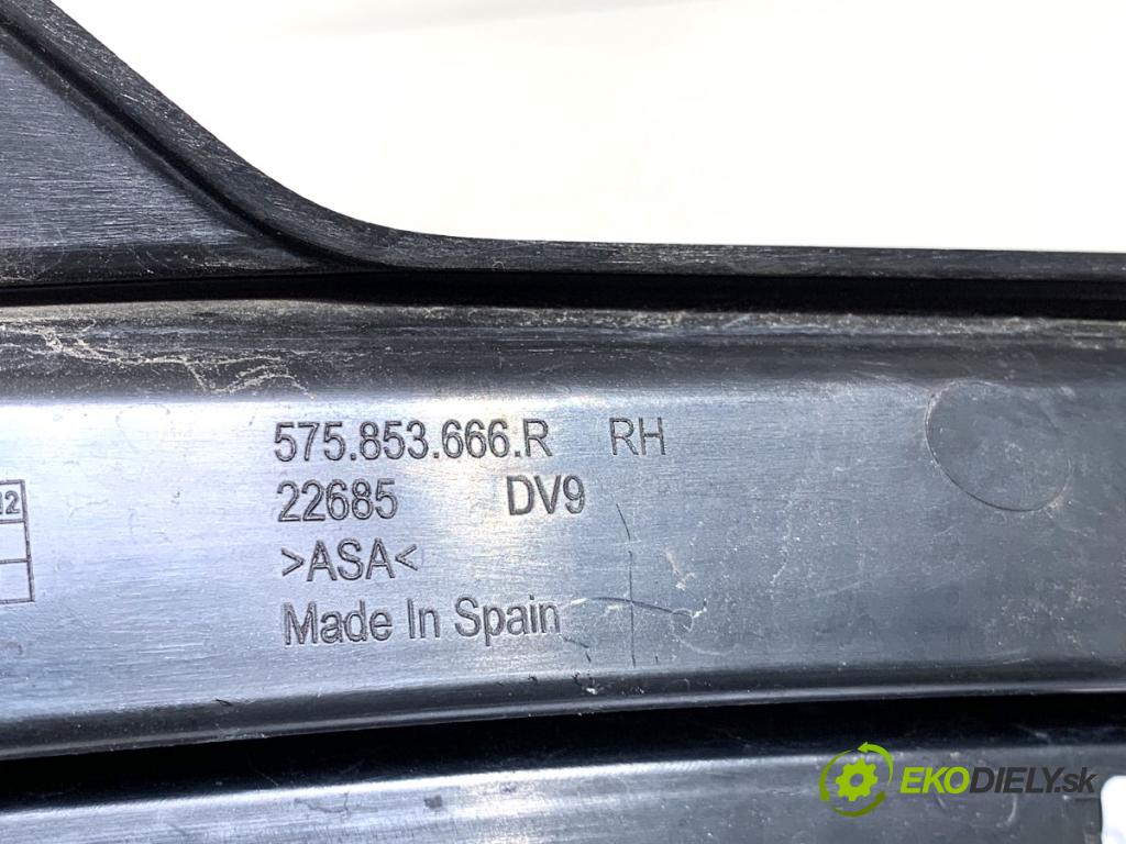 SEAT ATECA SUV 2023 110 kW 1.5 TSI 1495 Mriežky nárazníka pravy predný 575853666R