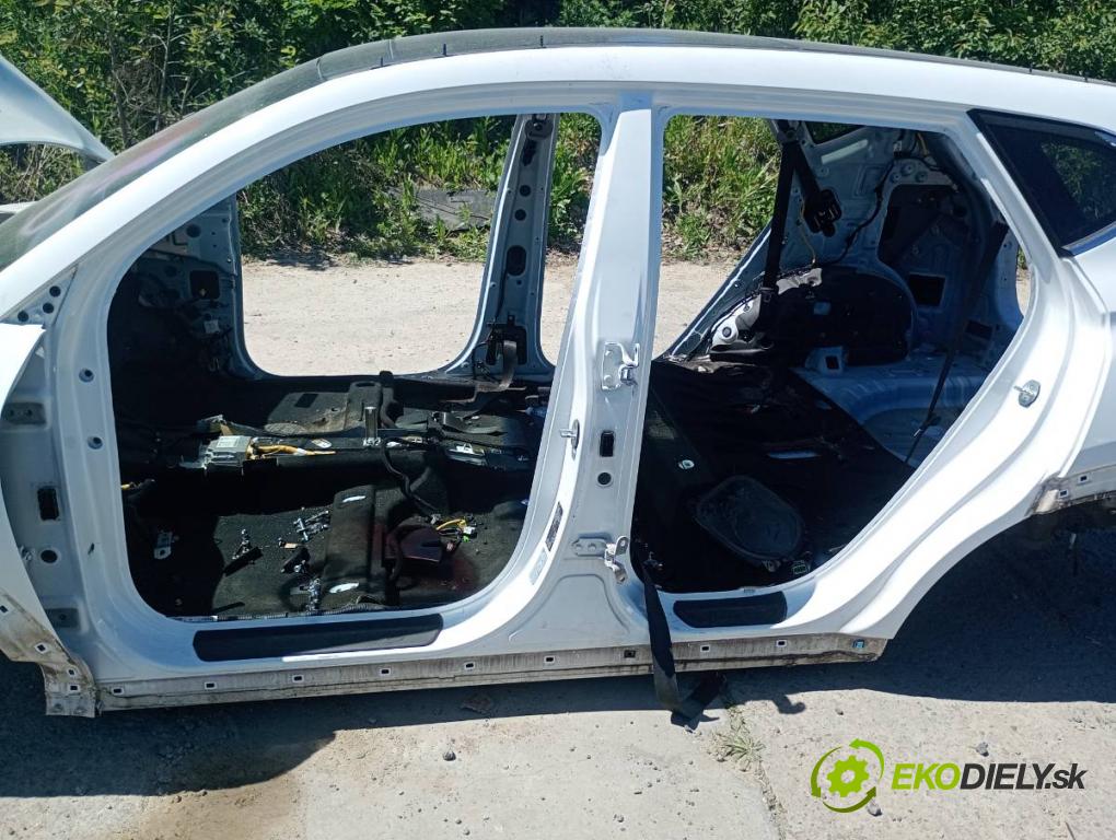 HYUNDAI TUCSON SUV 2015 85 kW 1.7 CRDi 1685 karoséria ČTVRŤÁK: Blatník prah strecha PODŁUŻNICA