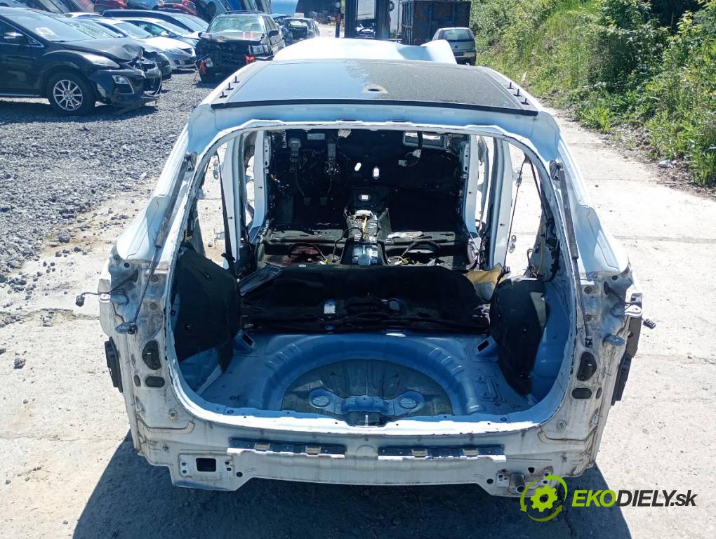 HYUNDAI TUCSON SUV 2015 85 kW 1.7 CRDi 1685 karoséria ČTVRŤÁK: Blatník prah strecha PODŁUŻNICA
