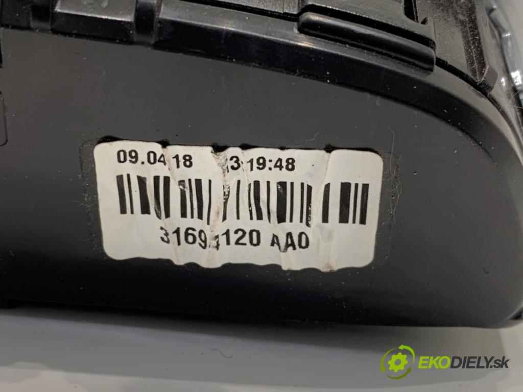 VOLVO XC60 II SUV 2018 140 kW D4 AWD 1969 světlo stropní zadní část 31694120