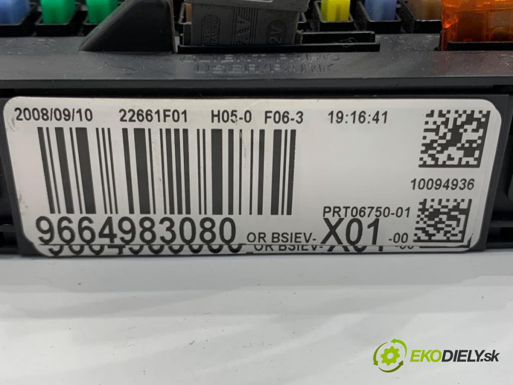 PEUGEOT 207 liftback 2008 70 kW 1.4 16V 1397 modul BSI 9664983080 (Pojistková skříňka)