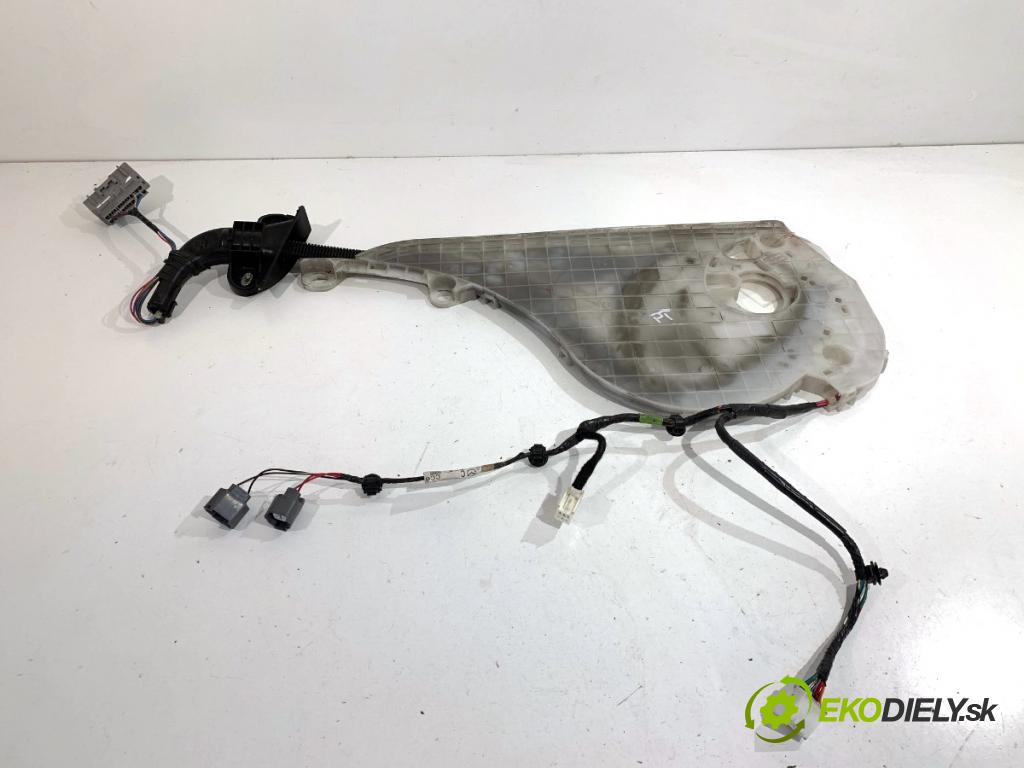 MAZDA 5 II nadwozie wielkoprzestrzenne (MPV) 2007 85 kW 1.8 (CR19) 1798 káblovačka dveře zadní část pravý CC6467210E