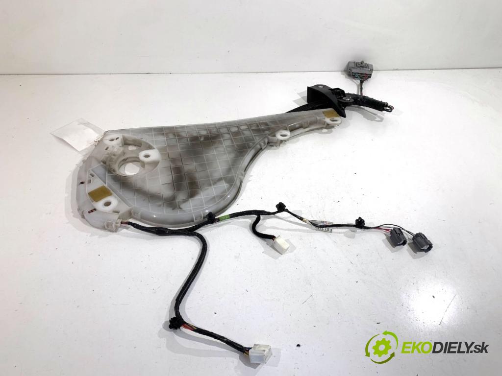MAZDA 5 II nadwozie wielkoprzestrzenne (MPV) 2007 85 kW 1.8 (CR19) 1798 Káblovačka Dvere zad pravy CC6467210E