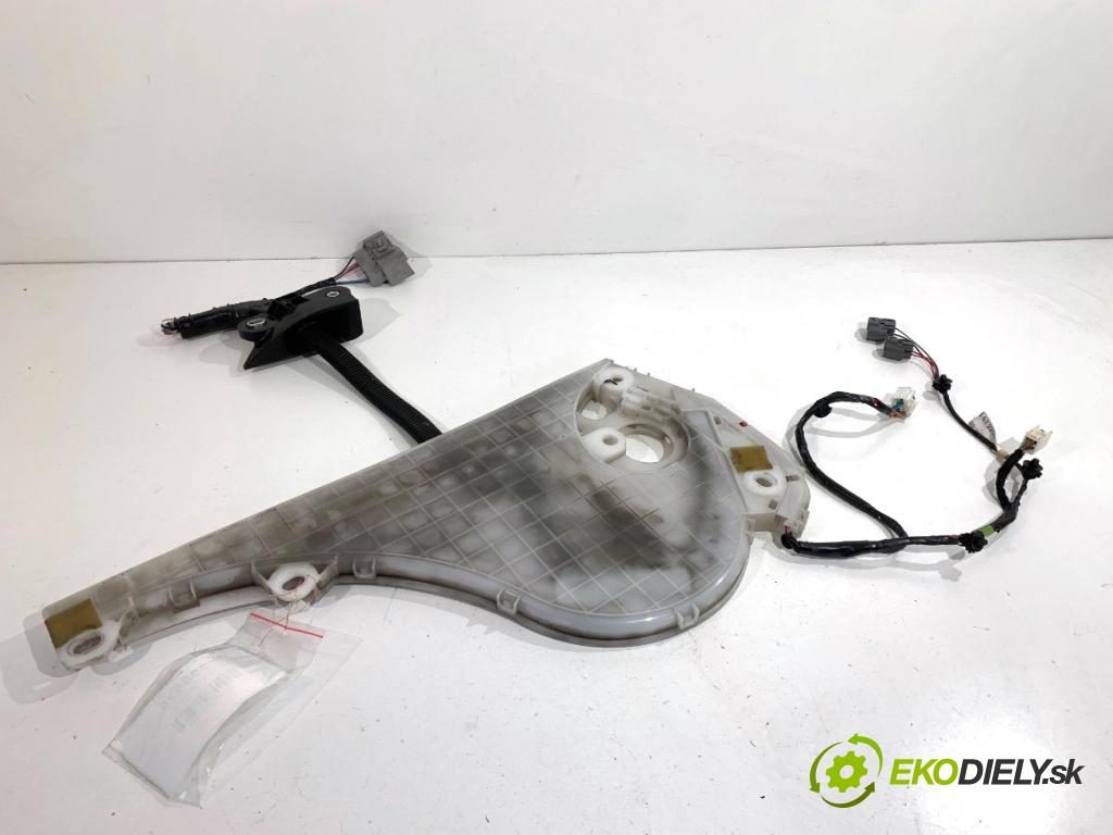 MAZDA 5 II nadwozie wielkoprzestrzenne (MPV) 2007 85 kW 1.8 (CR19) 1798 káblovačka dveře zadní část levý CC6467220E