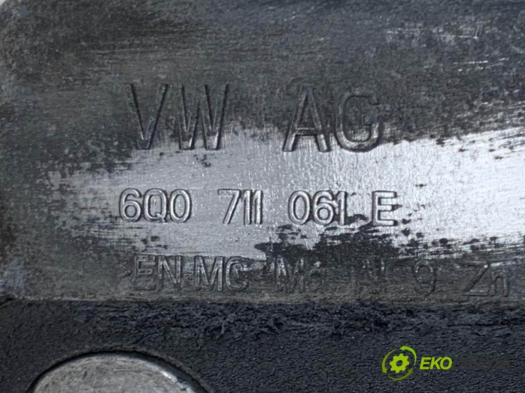 VW POLO IV 9N liftback 2007 51 kW 1.4 TDI 1422 Kulisa 6Q0711061E (Rýchlostná páka (kulisa))