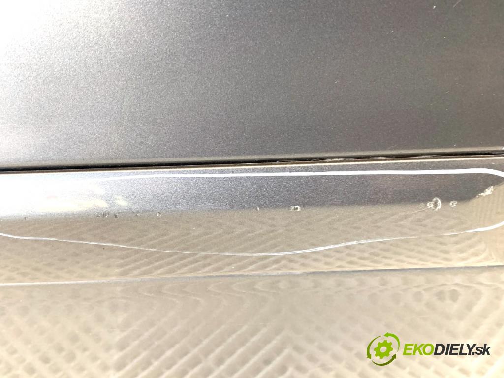 VOLVO XC90 I SUV 2009 136 kW D5 AWD 2401 dveře pravý zadní část