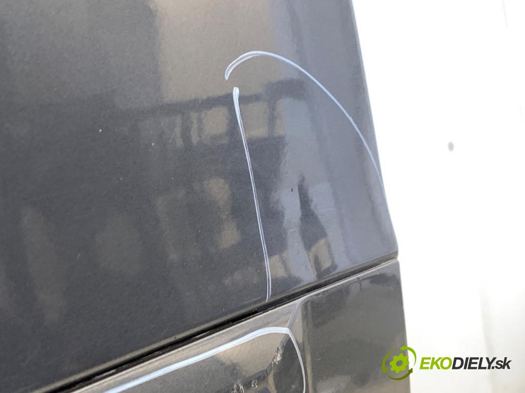 VOLVO XC90 I SUV 2009 136 kW D5 AWD 2401 dveře pravý zadní část