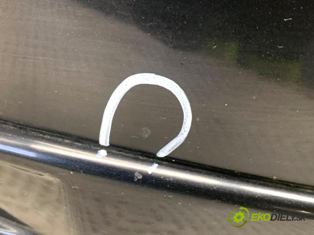 VW PASSAT B6 Kombi 2007 77 kW 1.9 TDI 1896 Nárazník predný LC9X (Kľučka dverí ostatné)
