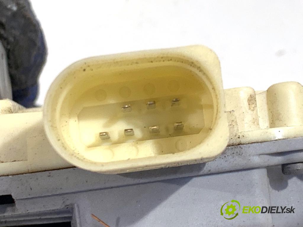 VW PASSAT B6 Kombi 2007 77 kW 1.9 TDI 1896 zámok dveře pravý zadní část 3C4839016A