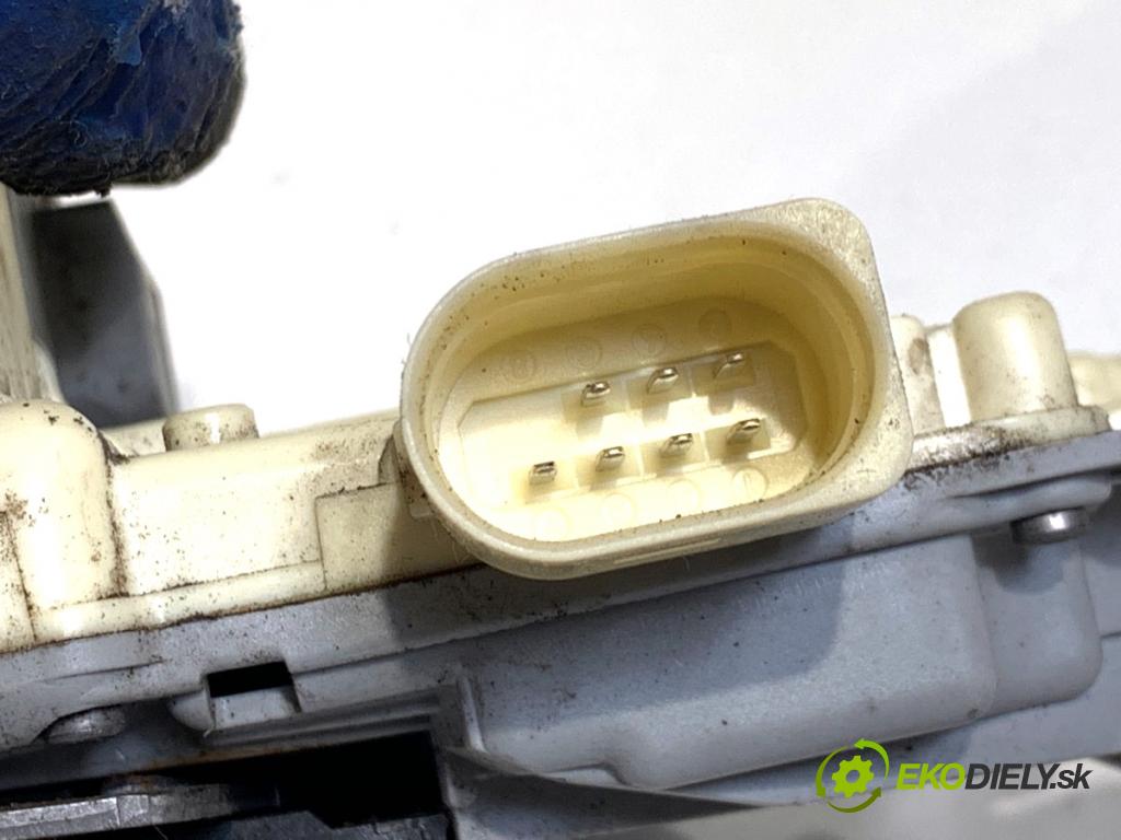 VW PASSAT B6 Kombi 2007 77 kW 1.9 TDI 1896 zámok dveře pravý přední část 3C1837016A