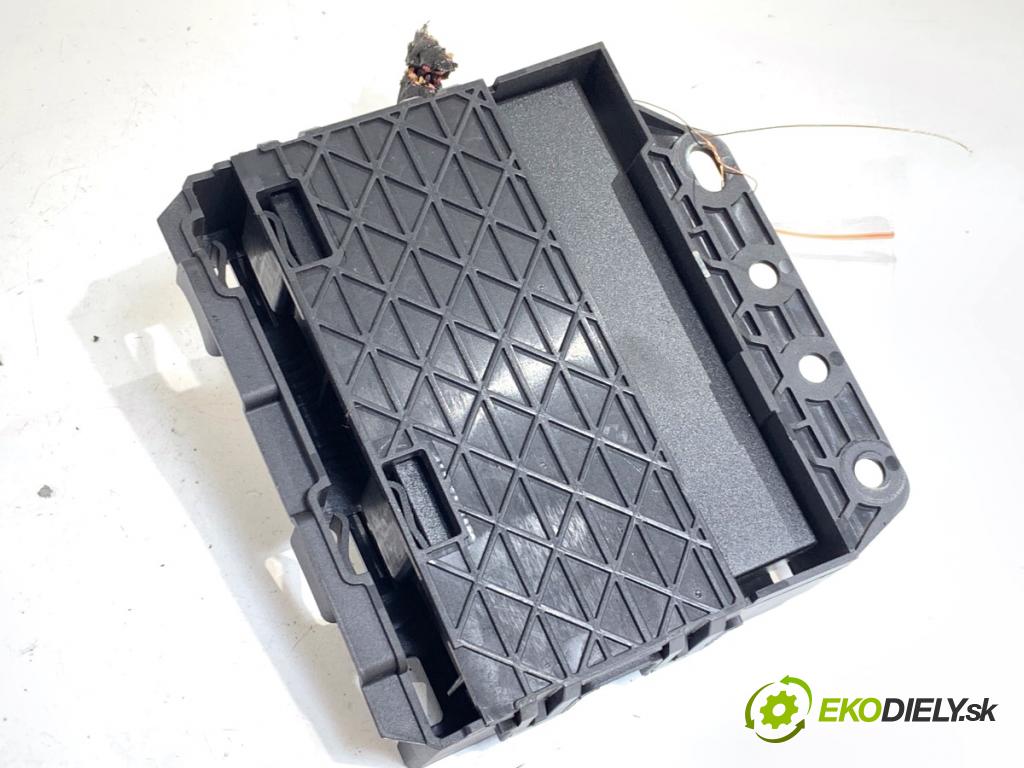 VW PASSAT B6 Kombi 2007 77 kW 1.9 TDI 1896 modul komfortu 3C0959433R (Komfortní modul)