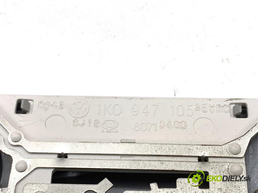 VW PASSAT B6 Kombi 2007 77 kW 1.9 TDI 1896 světlo stropní 1K0947133H
