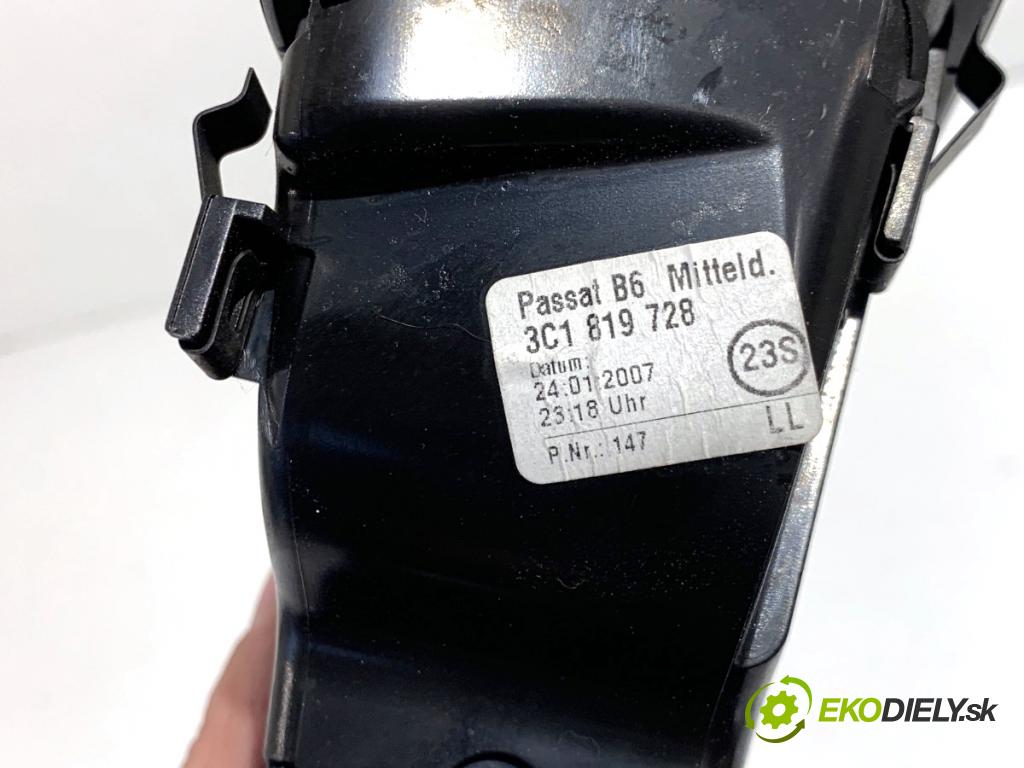 VW PASSAT B6 Kombi 2007 77 kW 1.9 TDI 1896 mří topení přední část 3C1819728E