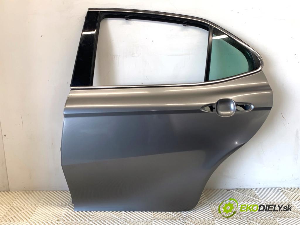 TOYOTA CAMRY sedan 2024 131 kW 2.5 Hybrid (AXVH71_) 2487 dveře levý zadní část 