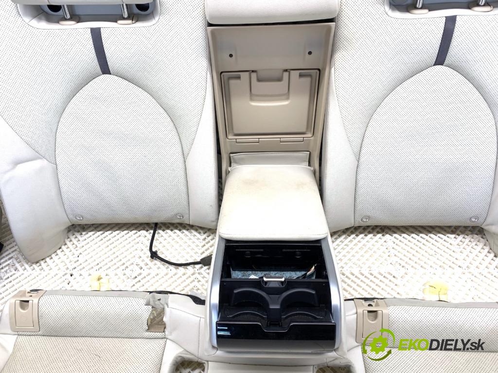 TOYOTA CAMRY sedan 2024 131 kW 2.5 Hybrid (AXVH71_) 2487 Sedadlá, sedačky Sedadlo