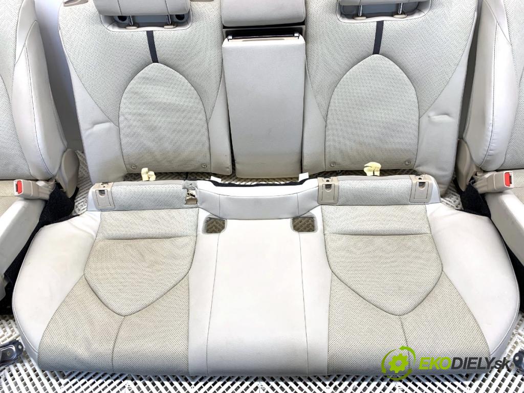 TOYOTA CAMRY sedan 2024 131 kW 2.5 Hybrid (AXVH71_) 2487 Sedadlá, sedačky Sedadlo