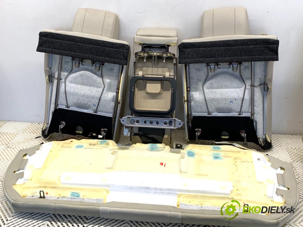 TOYOTA CAMRY sedan 2024 131 kW 2.5 Hybrid (AXVH71_) 2487 Sedadlá, sedačky Sedadlo