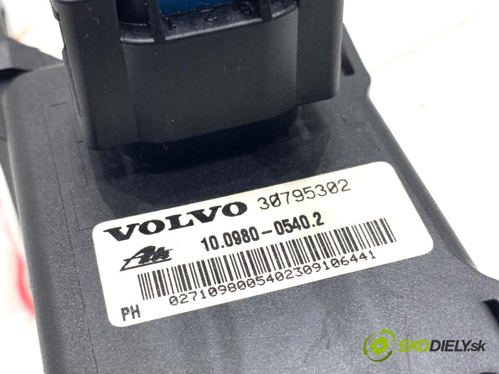 VOLVO XC90 I SUV 2009 136 kW D5 AWD 2401 snímač ESP 30795302