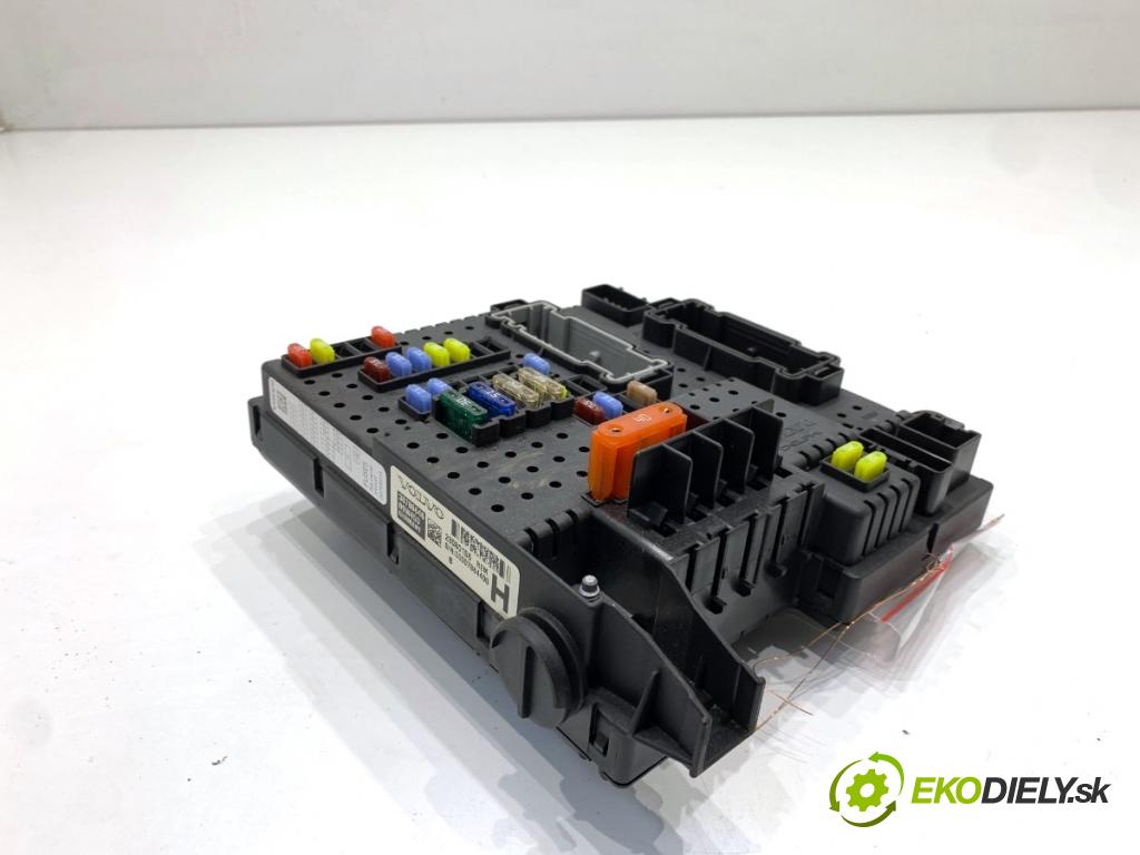 VOLVO XC90 I SUV 2009 136 kW D5 AWD 2401 modul REM 30786646