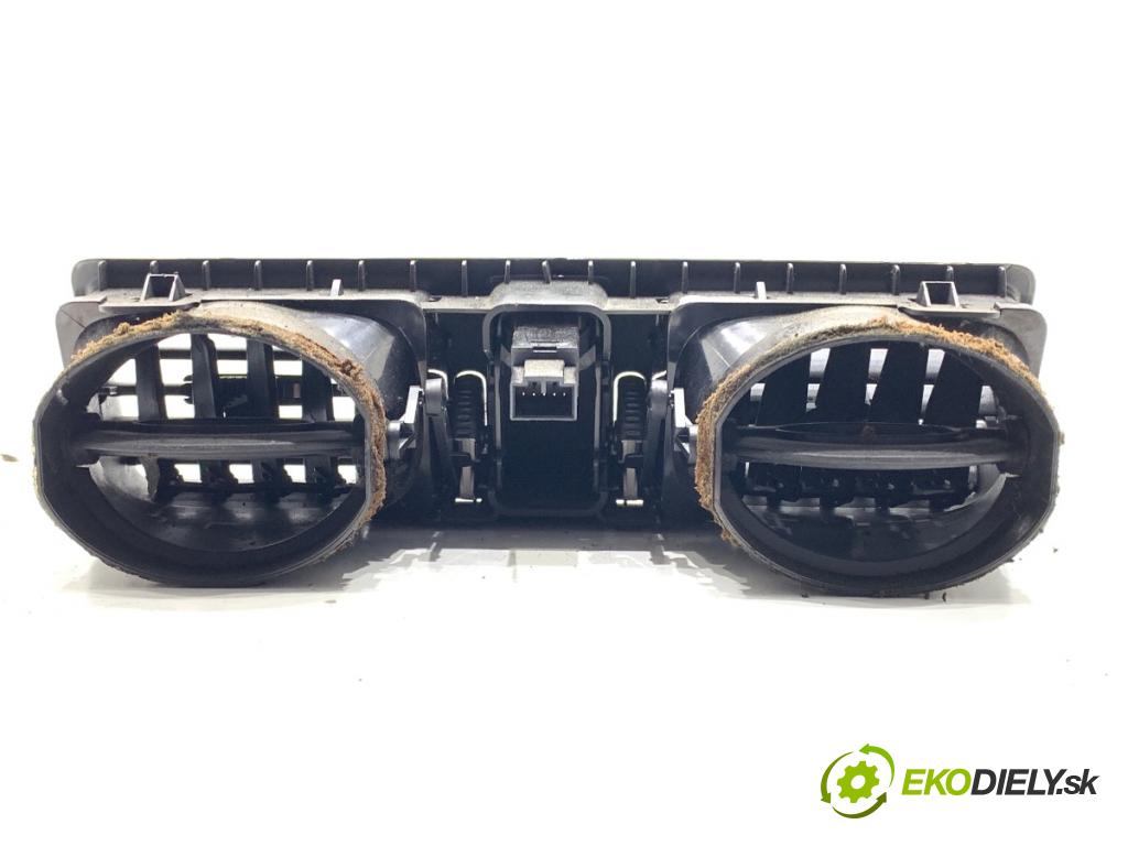 VOLVO XC90 I SUV 2009 136 kW D5 AWD 2401 mří topení přední část střední 3409400