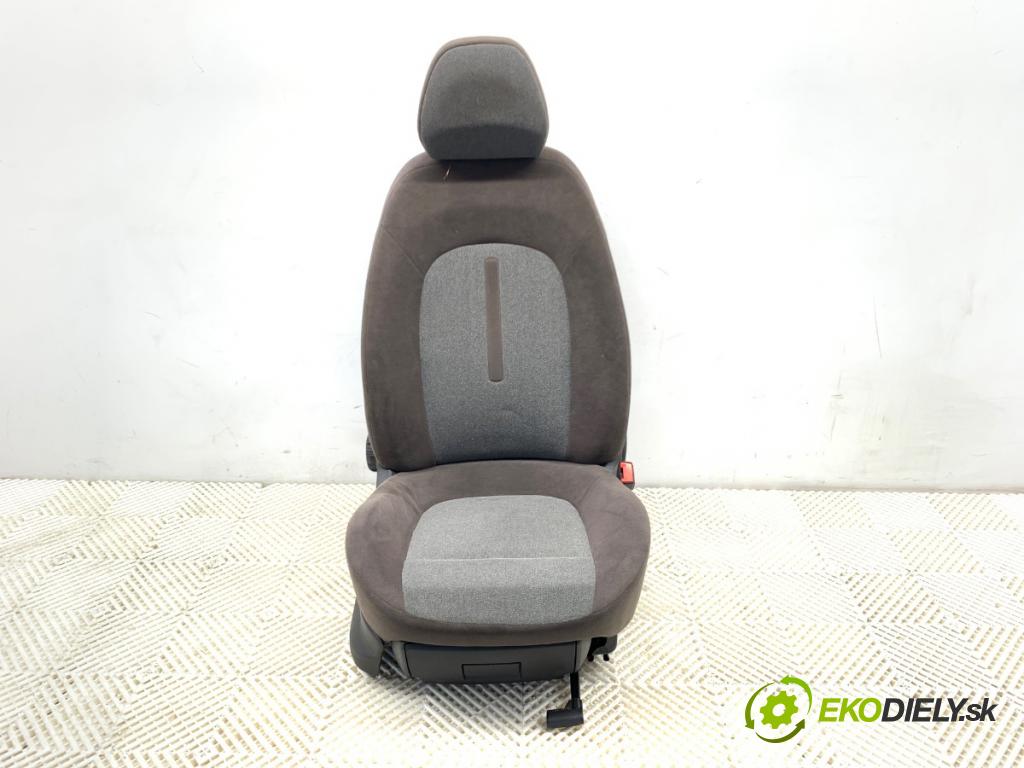 FIAT BRAVO II liftback 2008 88 kW 1.6 D Multijet (198AXL1B) 1598 sedadlo pravý přední část 