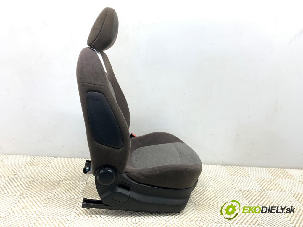 FIAT BRAVO II liftback 2008 88 kW 1.6 D Multijet (198AXL1B) 1598 sedadlo pravý přední část