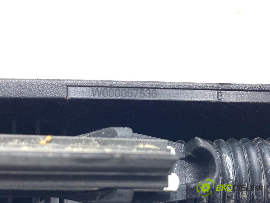 NISSAN QASHQAI J12 SUV 2023 116 kW 1.3 DIG-T Napęd na wszystkie koła 1332 ramena stěrače zadní část W000057536