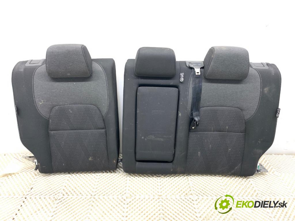 NISSAN QASHQAI J12 SUV 2023 116 kW 1.3 DIG-T Napęd na wszystkie koła 1332 Sedadlo druhý rad