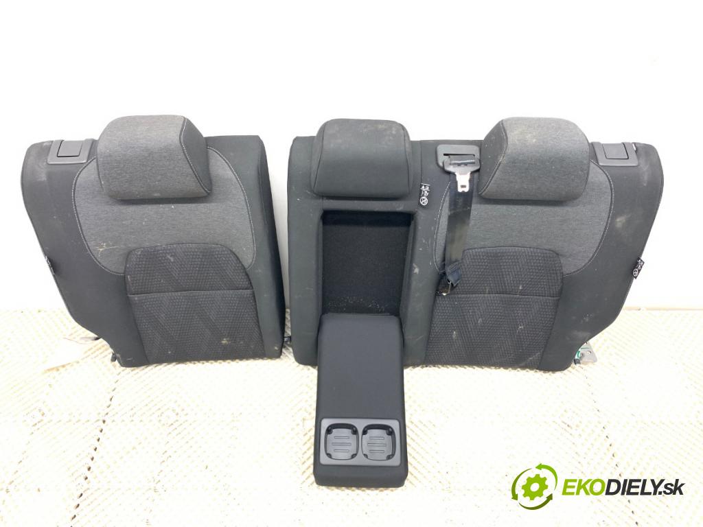 NISSAN QASHQAI J12 SUV 2023 116 kW 1.3 DIG-T Napęd na wszystkie koła 1332 Sedadlo druhý rad