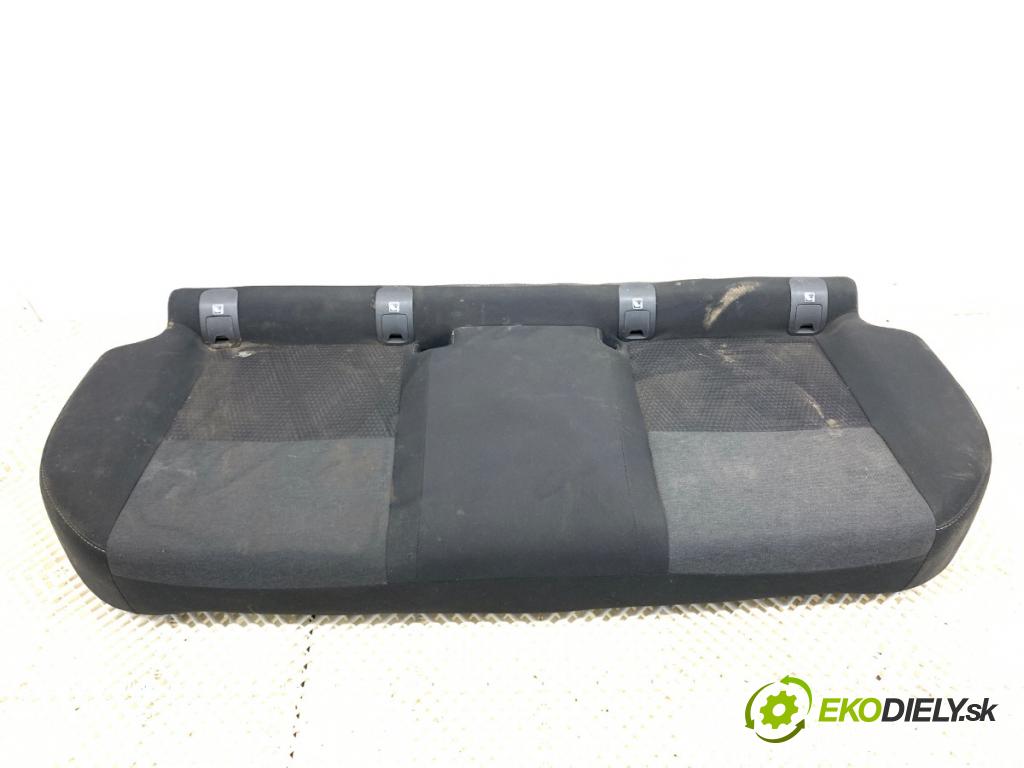 NISSAN QASHQAI J12 SUV 2023 116 kW 1.3 DIG-T Napęd na wszystkie koła 1332 Sedadlo druhý rad