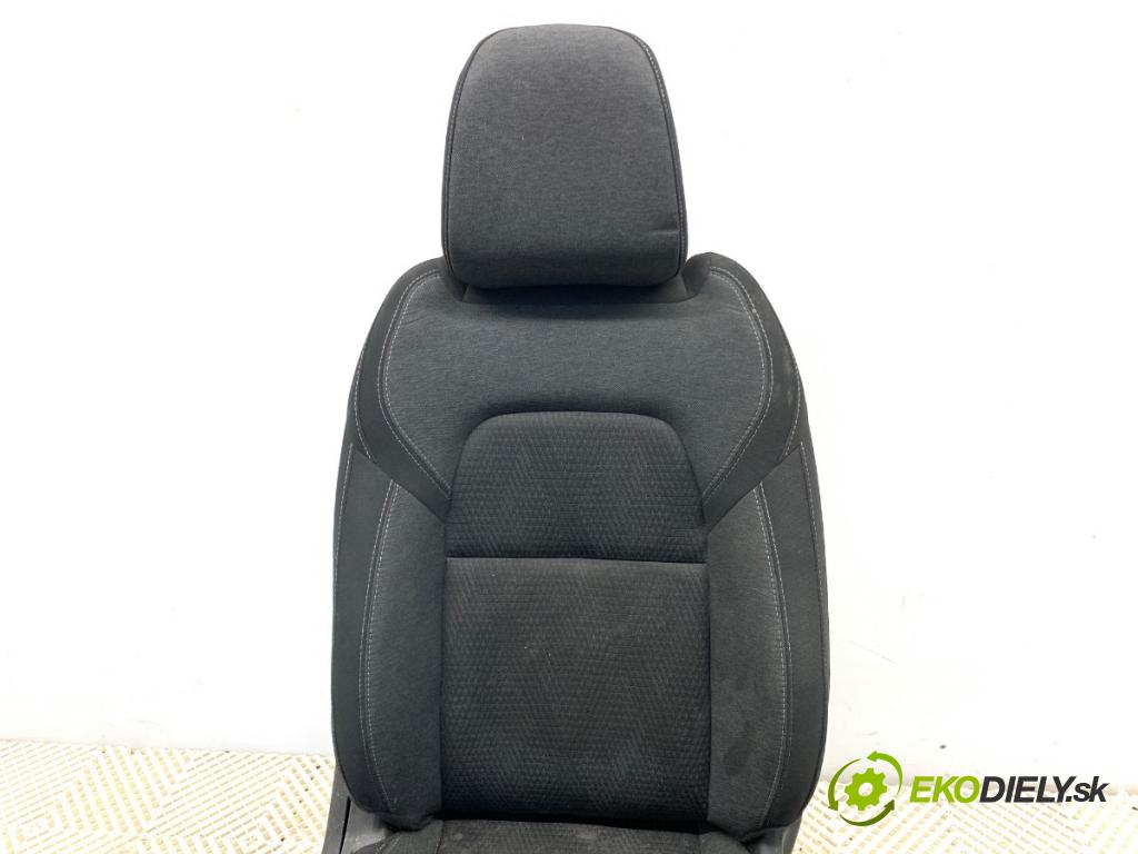 NISSAN QASHQAI J12 SUV 2023 116 kW 1.3 DIG-T Napęd na wszystkie koła 1332 Sedadlo pravy predný