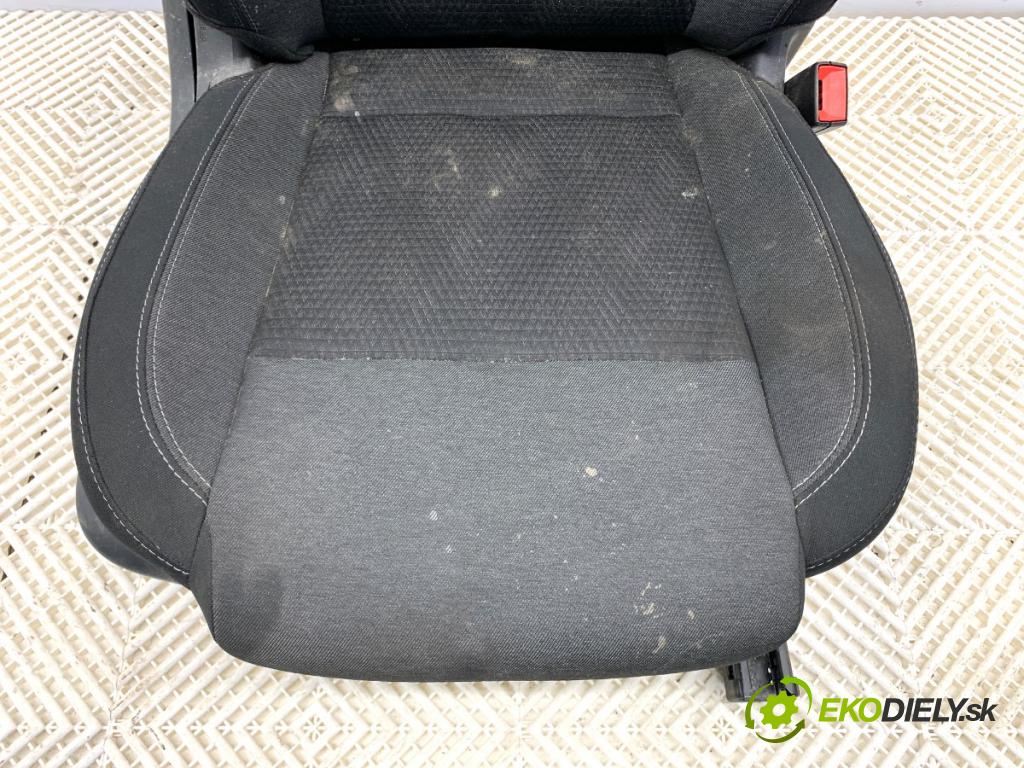 NISSAN QASHQAI J12 SUV 2023 116 kW 1.3 DIG-T Napęd na wszystkie koła 1332 Sedadlo pravy predný