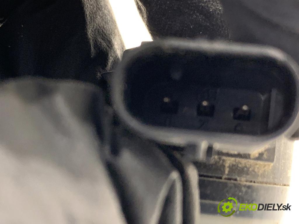 NISSAN QASHQAI J12 SUV 2023 116 kW 1.3 DIG-T Napęd na wszystkie koła 1332 Snímač PDC 284382263R