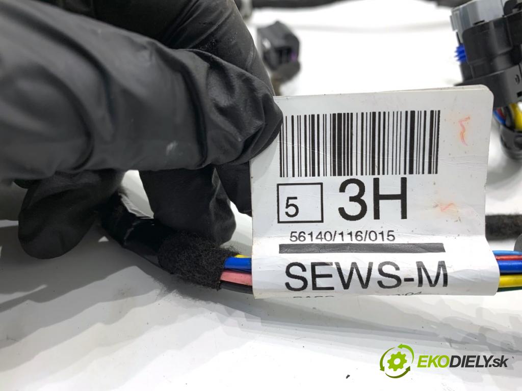 NISSAN QASHQAI J12 SUV 2023 116 kW 1.3 DIG-T Napęd na wszystkie koła 1332 Káblovačka Dvere zad pravy