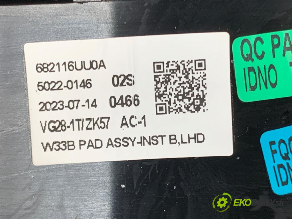 NISSAN QASHQAI J12 SUV 2023 116 kW 1.3 DIG-T Napęd na wszystkie koła 1332 Lišta kryt 682116UU0A (Lišta)