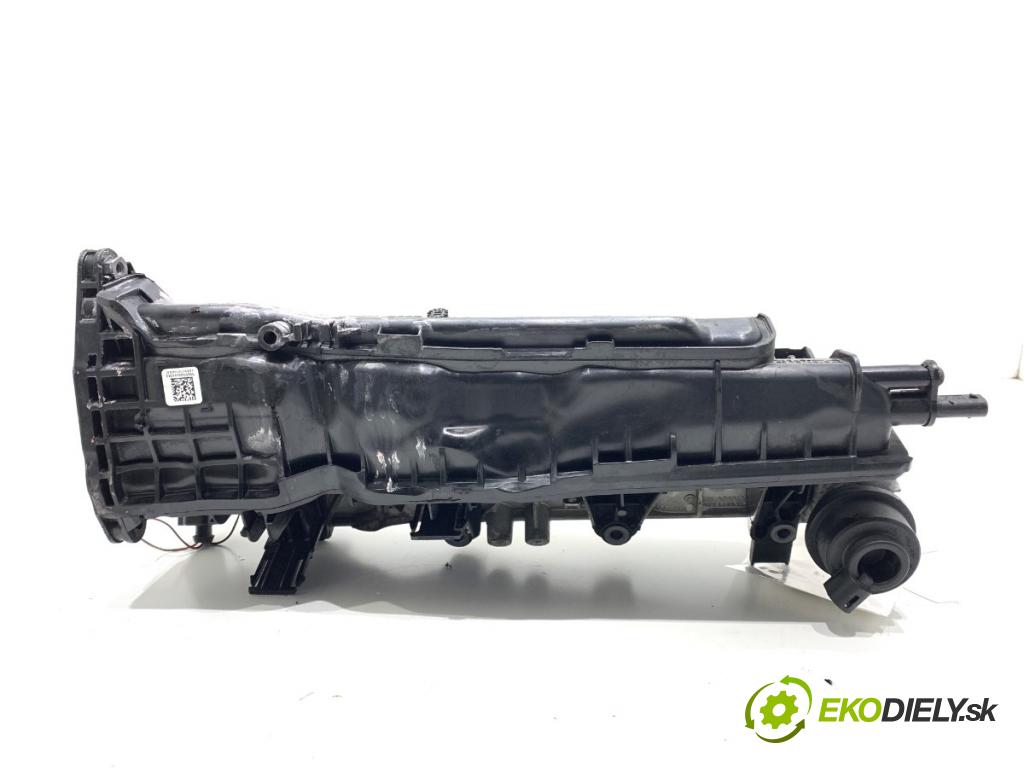 AUDI A8 D4 sedan 2016 445 kW S8 plus quattro 3993 potrubí sání 079133340 (Sací potrubí)