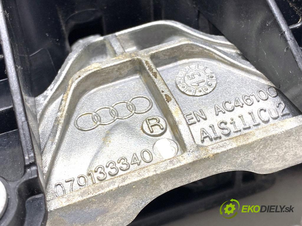 AUDI A8 D4 sedan 2016 445 kW S8 plus quattro 3993 potrubí sání 079133340 (Sací potrubí)