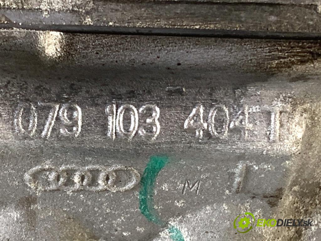 AUDI A8 D4 sedan 2016 445 kW S8 plus quattro 3993 hlava válců pravý 079103404T