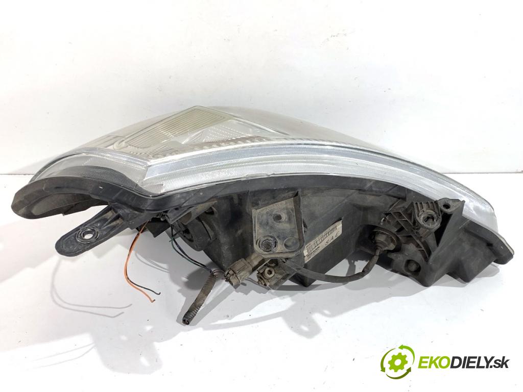 NISSAN VERSA N16 sedan 2010 91 kW 1.8 1798 Svetlomet ľavy predný 26060EM30A