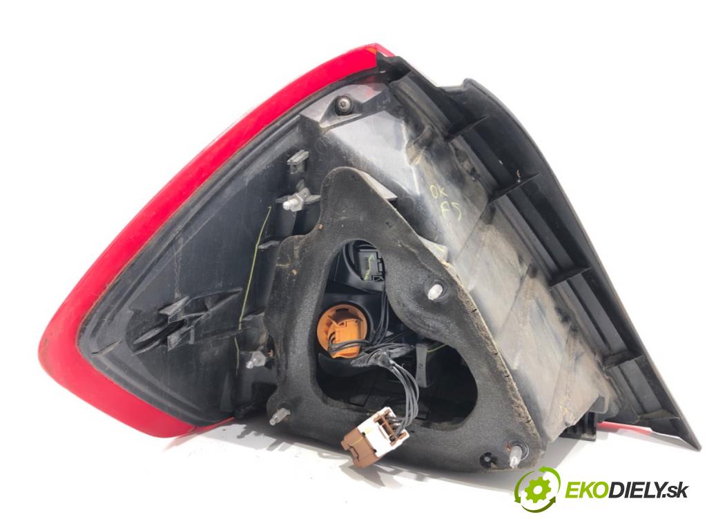 NISSAN VERSA N16 sedan 2010 91 kW 1.8 1798 Svetlo pravy zad 225040-02
