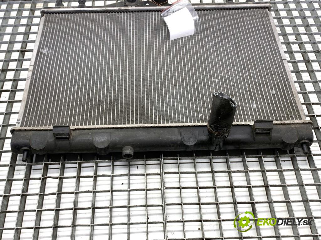 NISSAN VERSA N16 sedan 2010 91 kW 1.8 1798 Chladič vody  (Chladič vody)