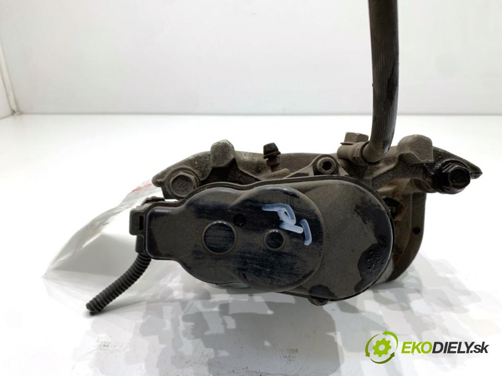 TOYOTA CAMRY sedan 2024 131 kW 2.5 Hybrid (AXVH71_) 2487 brzdič třmen pravý zadní část