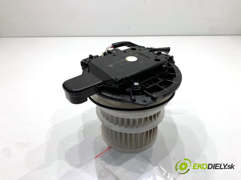 TOYOTA CAMRY sedan 2024 131 kW 2.5 Hybrid (AXVH71_) 2487 ventilátor kúrenia