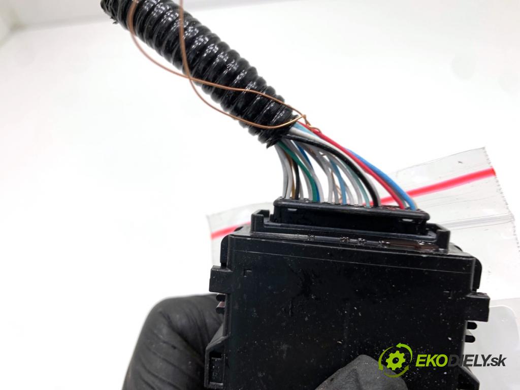 TOYOTA CAMRY sedan 2024 131 kW 2.5 Hybrid (AXVH71_) 2487 modul GATEWAY 89111-76050