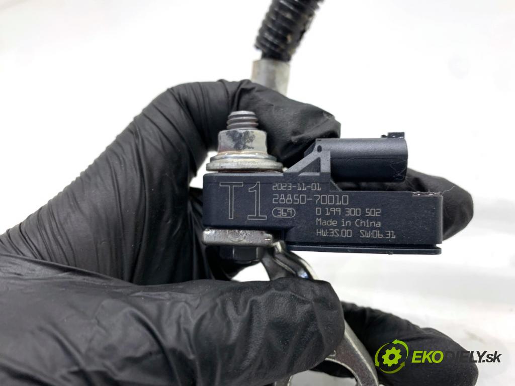 TOYOTA CAMRY sedan 2024 131 kW 2.5 Hybrid (AXVH71_) 2487 svorka MINUS: 28850-70010