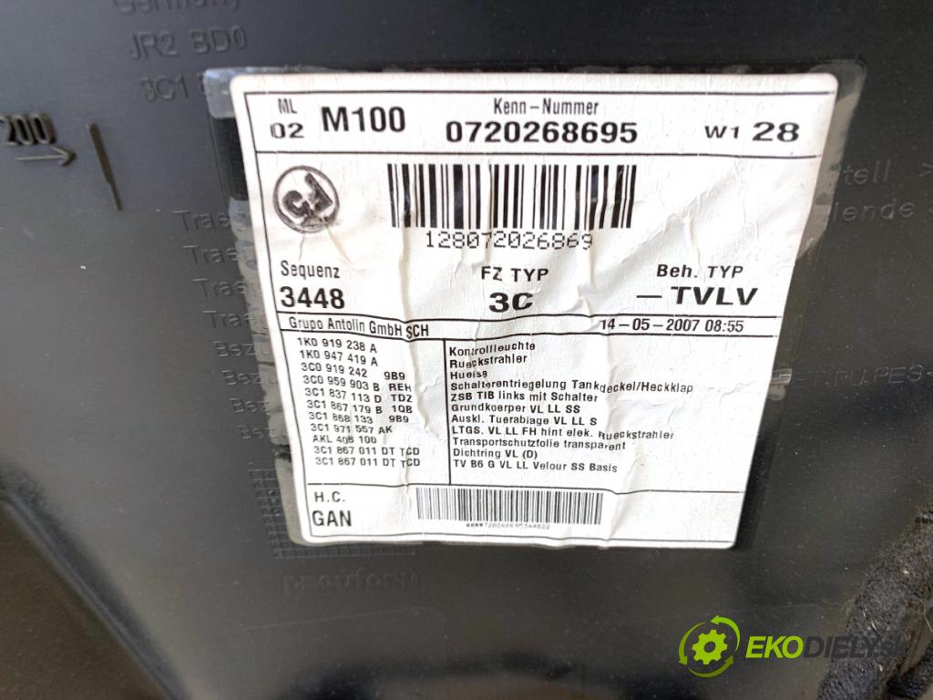 VW PASSAT B6 sedan 2007 125 kW 2.0 TDI 1968 čalúnenie Dvere ľavy predný