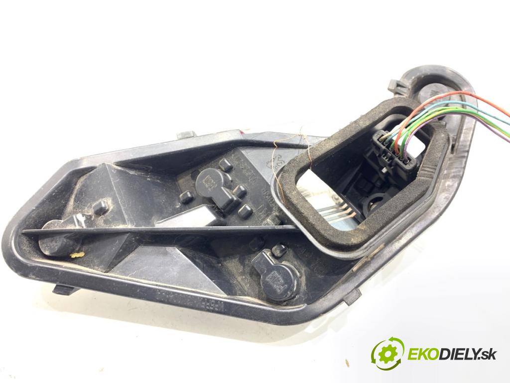 PEUGEOT 207 liftback 2007 50 kW 1.4 HDi 1398 vložka svetla pravy zad